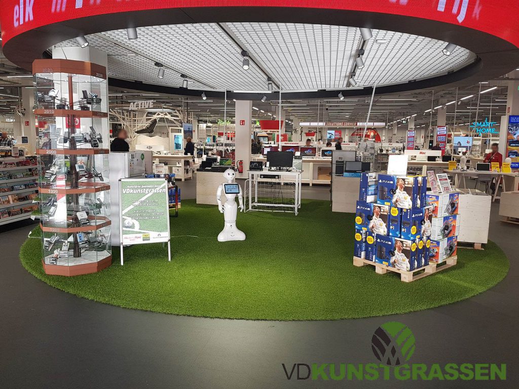Kunstgras Mediamarkt Wilrijk ten behoeve van lancering FIFA18